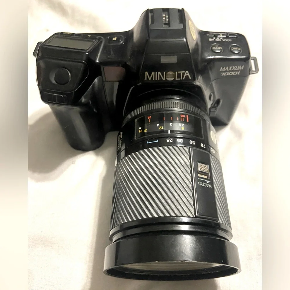Minolta Maxxum 7000 SLR Film Camera